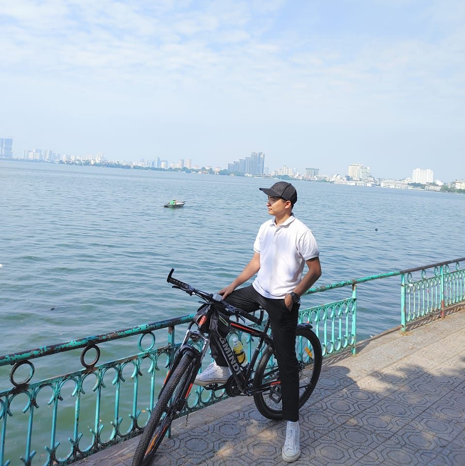 Chú rể Cao Văn Quyết